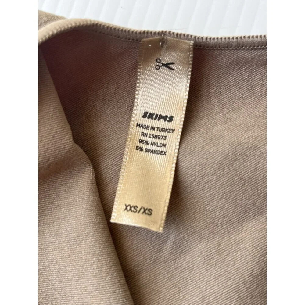 SKIMS Essential Sleeveless Scoop Neck Stretchy Bodysuit  Size XXS/XS - Picture 5 of 5